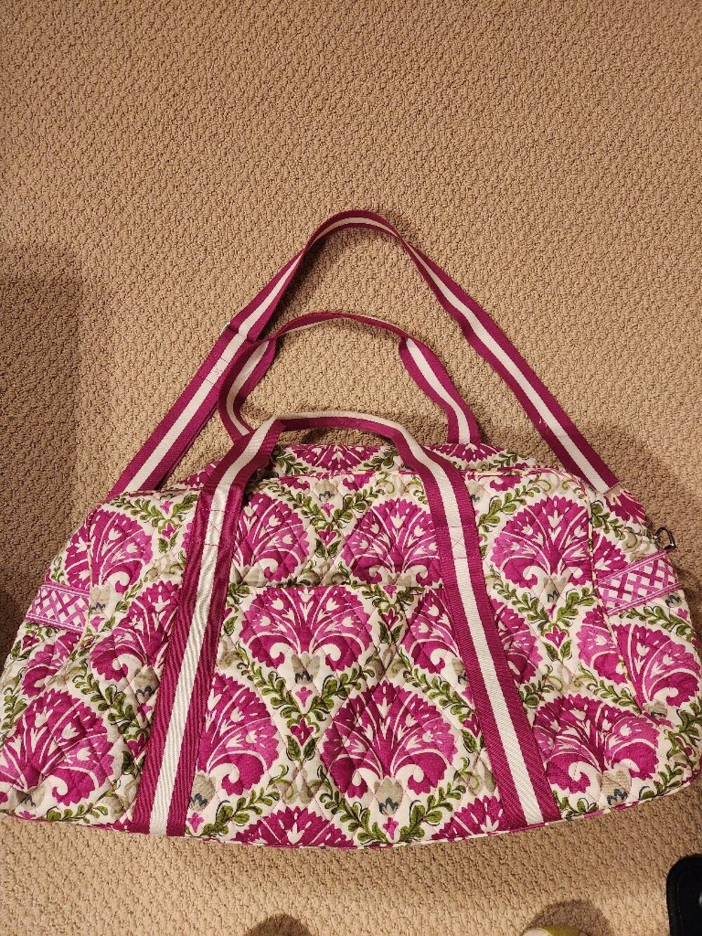 VERA BRADLEY SM/MED DUFFLE BAG